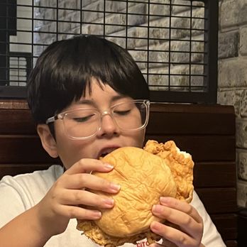 Lone Star Southern Grill - Crispy chicken sandwich - American Near Me - Brenham, Texas Lone Star Southern Grill - Crispy chicken sandwich - American Near Me - Brenham, Texas