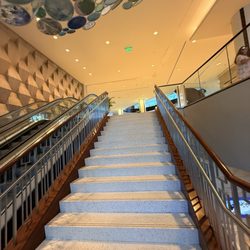 Opal Sands Resort & Spa - Lobby staircase