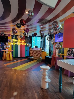 Wonder Bar by null