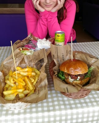 Burgr's Club by null