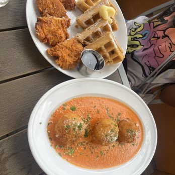 Matchbox - Fried mac and cheese and Chicken Waffles - Pizza Near Me - Washington, DC, District of Columbia