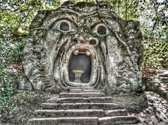 Sacro Bosco by null