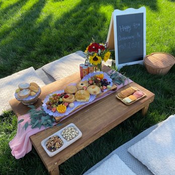 The Charming Picnic - Picnic set up by The Charming Picnic - Party & Event Planning Near Me