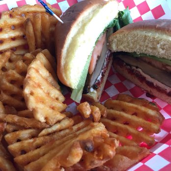 Bogart's Cafe - Portobello Mushroom Sandwich w/Waffle Fries - Breakfast & Brunch Near Me - Honolulu, Hawaii