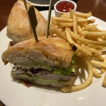 Esquire Grill - Chicken Sandwich - American Near Me - Sacramento, California