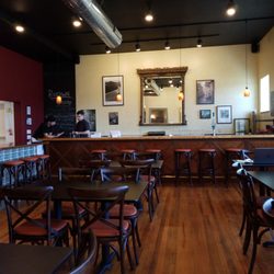 Roselawn Bistro - Dining area