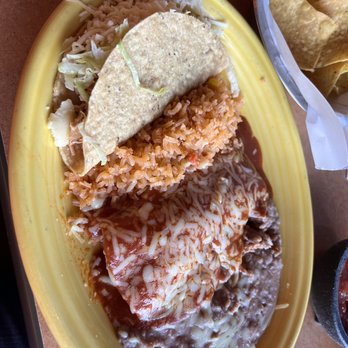 Laredo's Mexican Restaurant - Taco enchilada lunch - Mexican Near Me - Fitchburg, Wisconsin Laredo's Mexican Restaurant - Taco enchilada lunch - Mexican Near Me - Fitchburg, Wisconsin