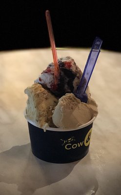 Cow & The Moon by null