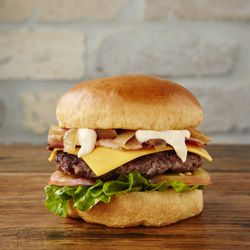 Juicy Burger - The Cali BLT