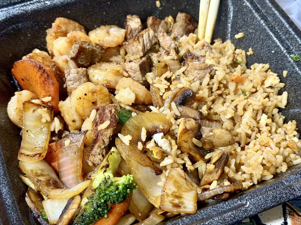 Machi Hibachi Logo