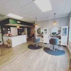 Lash and Blow Beauty Bar