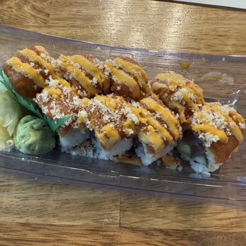 Izakaya Ren - Mountain Roll (8 Pcs) - Sushi Bars Near Me - Valley Park, Missouri