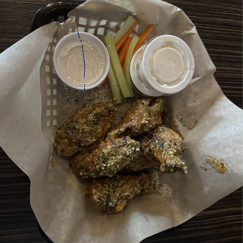 Everett's - House Brined Wings - American Near Me - Omaha, Nebraska Everett's - House Brined Wings - American Near Me - Omaha, Nebraska