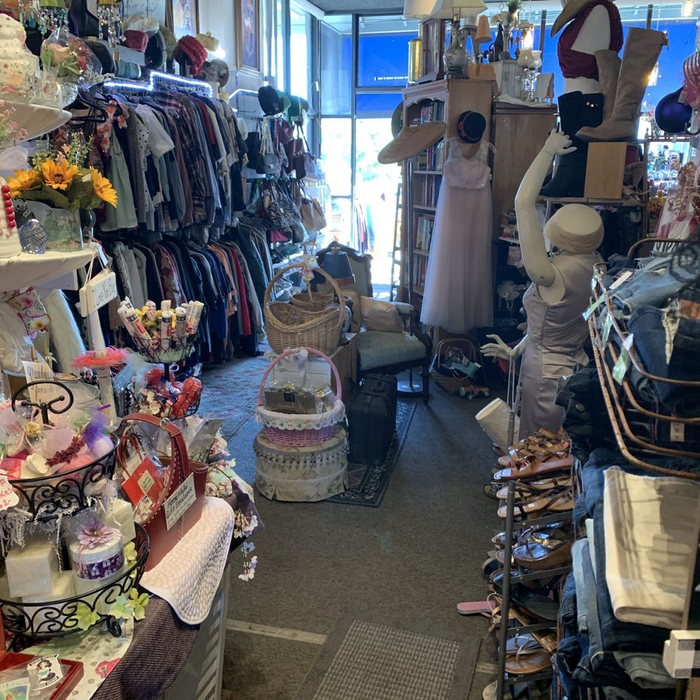 In 2 It - Homemade crafts and up cycled items. - Antiques Near Me - Arroyo Grande, California