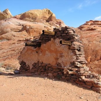 White Domes - The main movie remnants.  You cannot see this from the parking lot. - Hiking Near Me - Overton, Nevada