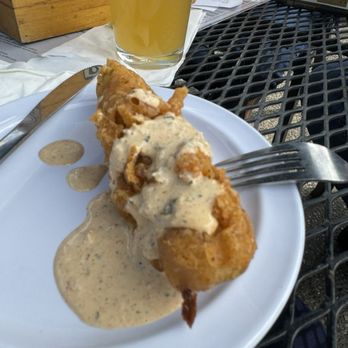 Beacon Tap - Best fried pickles! - Sports Bars Near Me - Des Plaines, Illinois