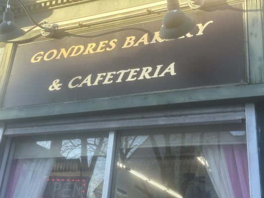 Gondres Bakery by null