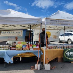 Kaka'ako Farmers Market - Made in Hawaii
