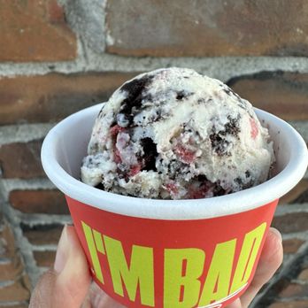 Bad Walter's Bootleg Ice Cream - Afternoon delight: cheesecake base, Oreos and strawberry mixins - Ice Cream & Frozen Yogurt Near Me - Oakland, California