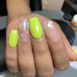 Ivanny Nail Salon & Lounge