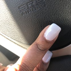 Gel polish around nail bed