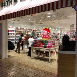 Bath & Body Works - Exterior door