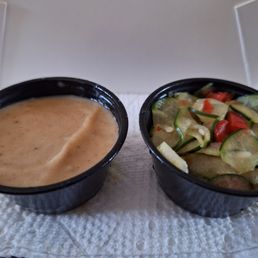 Peanut sauce/cucumber salad Peanut sauce/cucumber salad