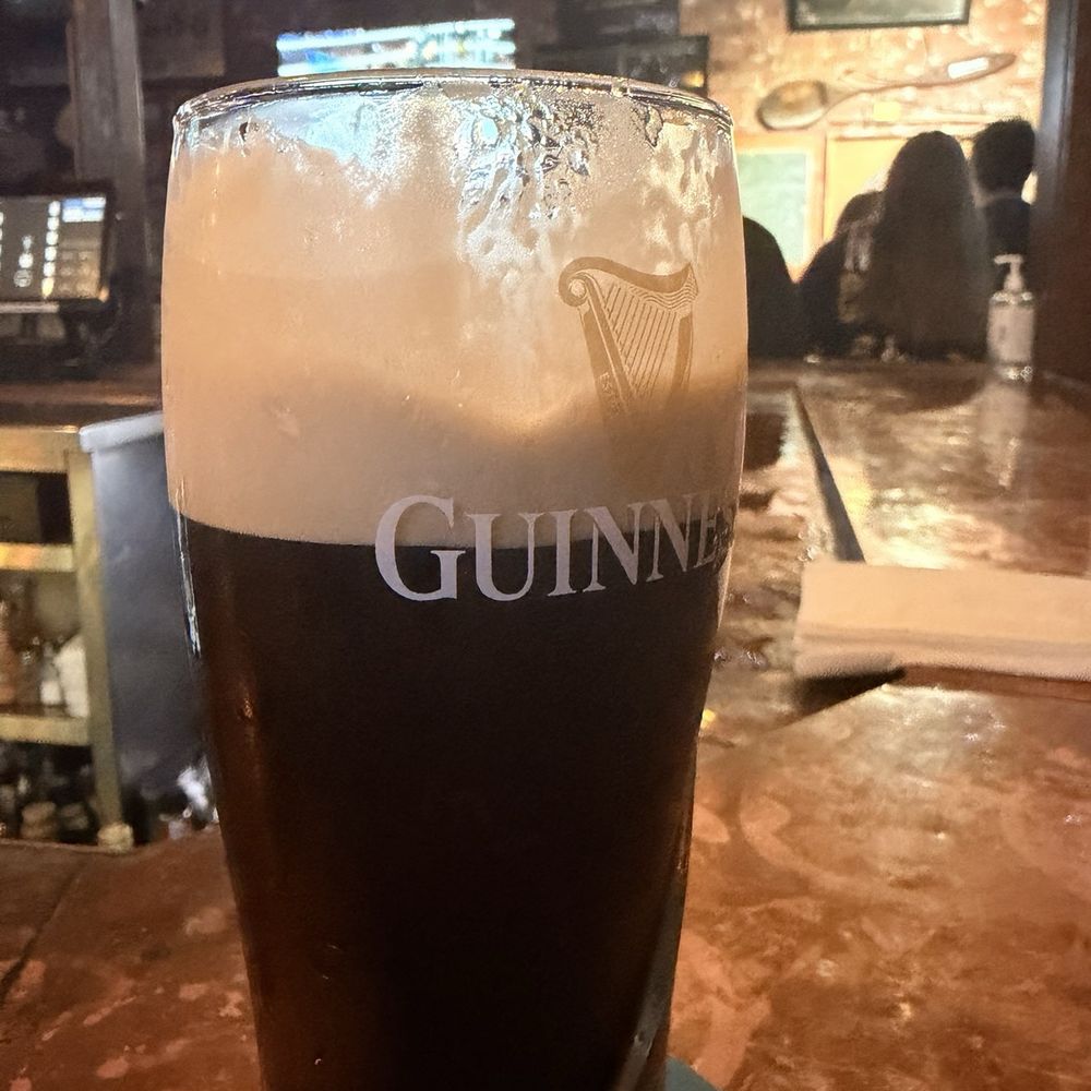 Sonny McLean's - Perfect split - Sports Bars Near Me - Santa Monica, California