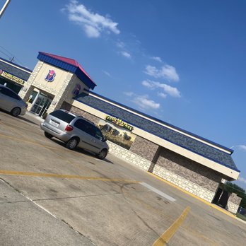 Braum's Ice Cream and Dairy - a parking lot - Ice Cream & Frozen Yogurt Near Me - Carrollton, Texas