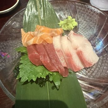 Izakaya Go - Three-piece sashimi! The lighting in this photo is kind of bad. It looks and taste delicious! - Sushi Bars Near Me - Las Vegas, Nevada Izakaya Go - Three-piece sashimi! The lighting in this photo is kind of bad. It looks and taste delicious! - Sushi Bars Near Me - Las Vegas, Nevada