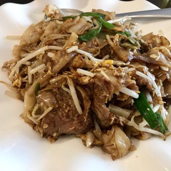 Wok & Roll - Beef Chow Fun - Gluten-Free Near Me - Williamsville, New York Wok & Roll - Beef Chow Fun - Gluten-Free Near Me - Williamsville, New York