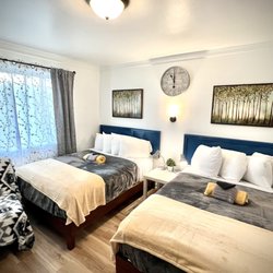 Cobmin Ridge Motel - Room 11 with 2 full size beds
