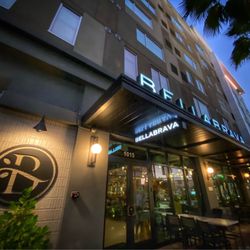BellaBrava Tampa - Front facade and entrance from sidewalk