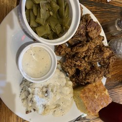 Trackside - Chicken livers, green beans, mashed potatoes with milk gravy and corn bread