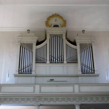 Ev.-luth. Kirche St. Marien - Die eher schlichte, helle Orgel. - Churches Near Me - Waren, MV