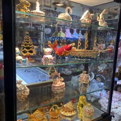 C & M Jewelry & Dolls