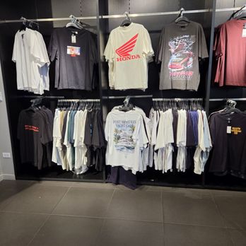 H&M - Men tshirts - Women's Clothing Near Me - Orange, California H&M - Men tshirts - Women's Clothing Near Me - Orange, California