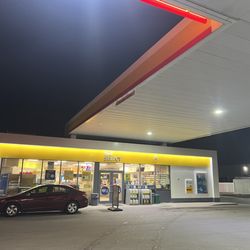 Shell select convenience store