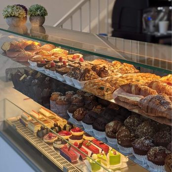 Bom Dia Café & Bakery - Bakeries Near Me - Toronto, Ontario Bom Dia Café & Bakery - Bakeries Near Me - Toronto, Ontario