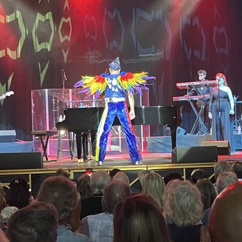The Blenman Inn - Nearly Elton John - Hotels Near Me - Tucson, Arizona