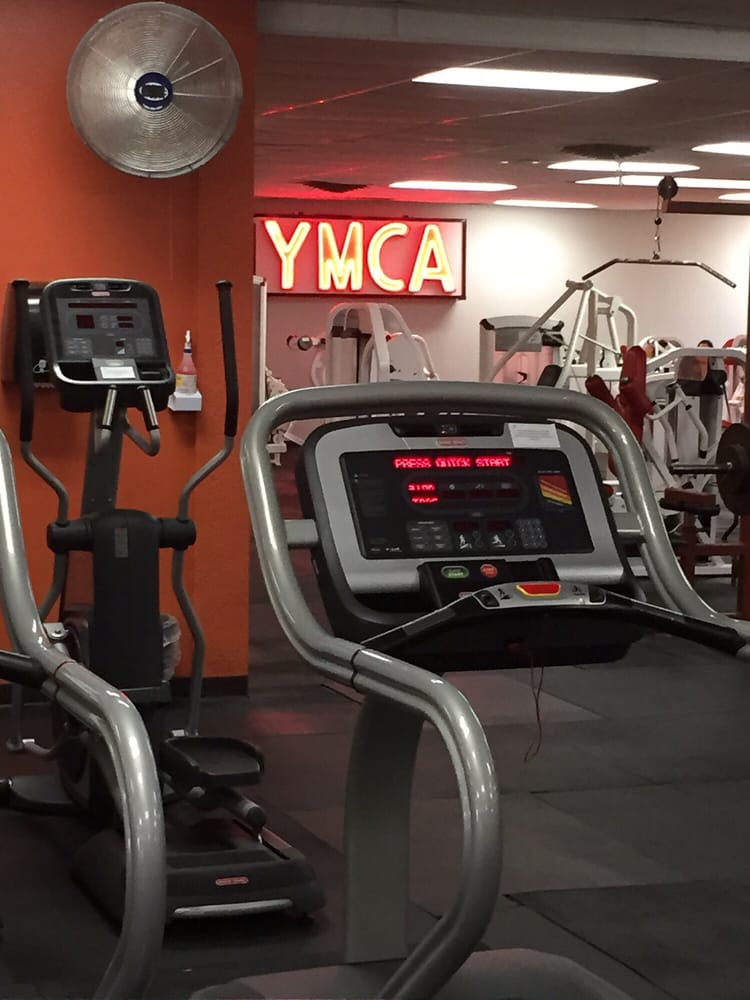 WESTSIDE FAMILY YMCA Updated October 2024 10 Reviews 7145 N Mesa