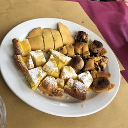 Tasty Bus Tour - Dessert at the lunch place