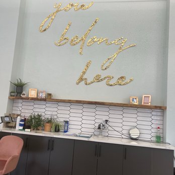 Beauty Lounge - Makeup Artists Near Me - Minneapolis, Minnesota