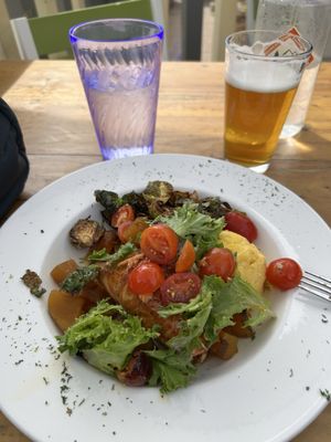 Claire's Restaurant and Bar by null