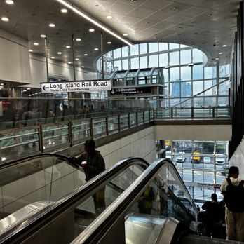Airtrain Jamaica - going downstairs - Train Stations Near Me - Jamaica, New York