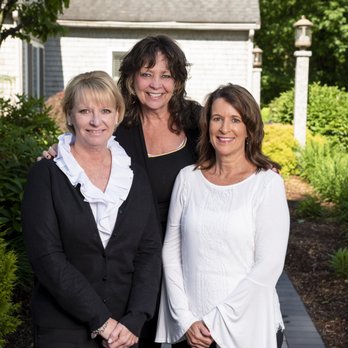 Holly Tree Dental - Our Dental Health Coordinators who handle scheduling, insurance benefits, financial arrangements, and reception area comfort. - Cosmetic Dentists Near Me - Hanover, Massachusetts