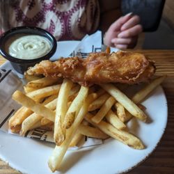 Montana's - Beer battered Fish N Chips