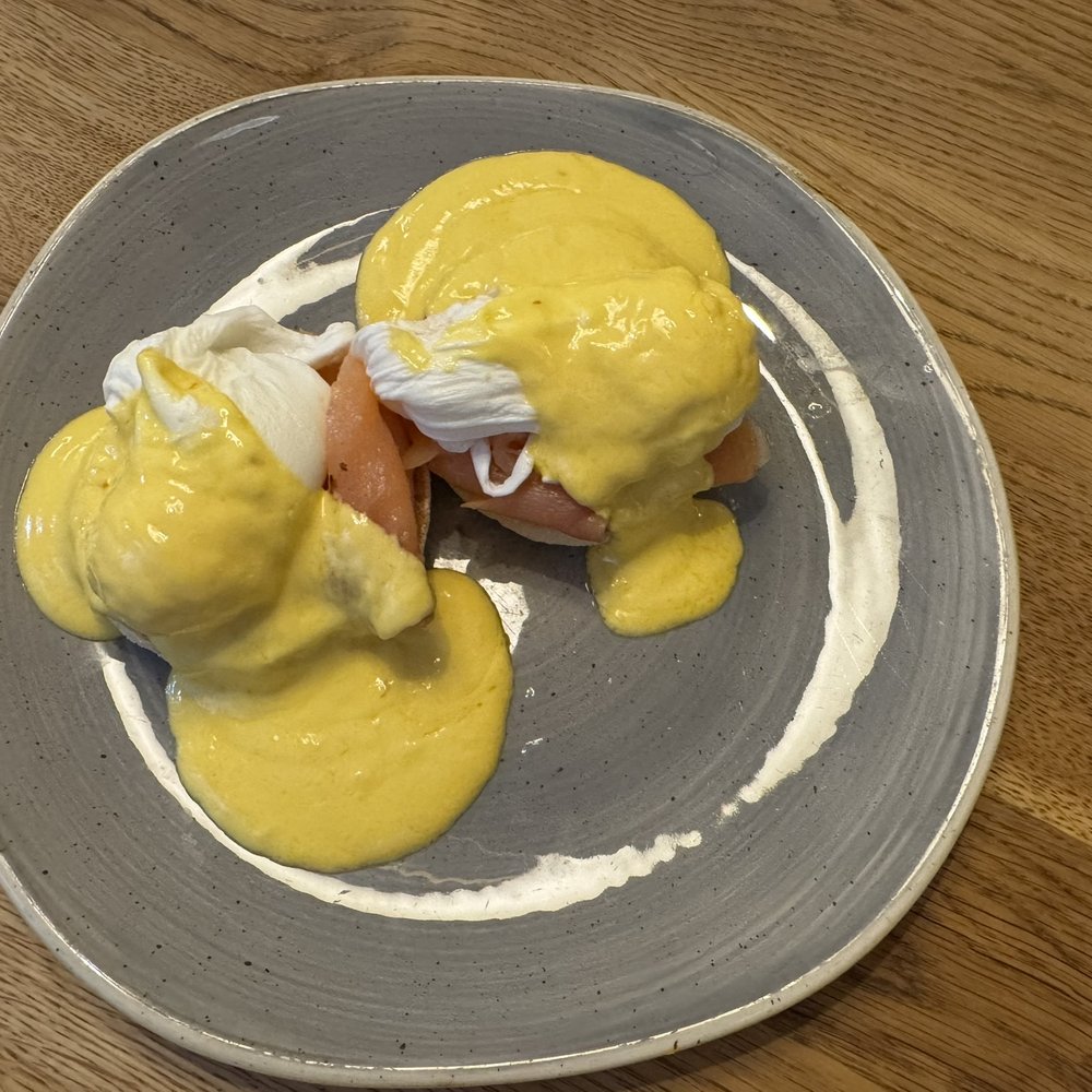 Wheatsheaf Hotel - Eggs Royale - Hotels Near Me - Sandbach, CHE
