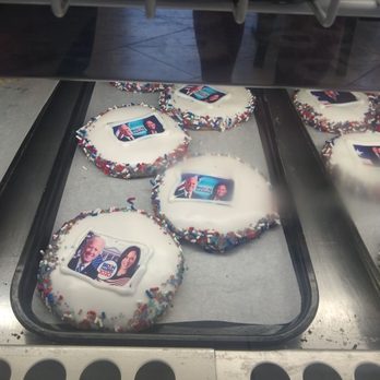 Frida's Cafe & Bakery - Bakeries Near Me - Largo, Florida