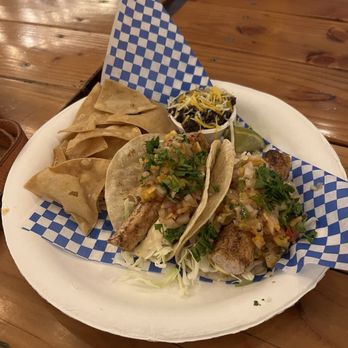Gill's Lanai - Fish tacos - Hot Dogs Near Me - Kapaau, Hawaii